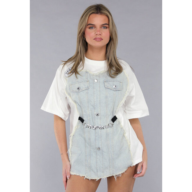 Weißes Oversized-T-Shirt mit Denim-Detail und Silberkette