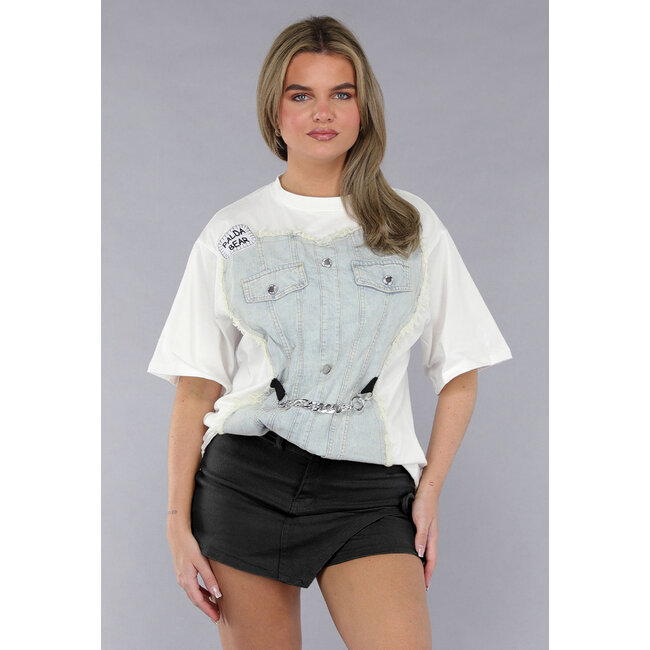 Weißes Oversized-T-Shirt mit Denim-Detail und Silberkette