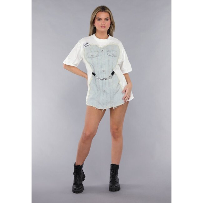 Weißes Oversized-T-Shirt mit Denim-Detail und Silberkette