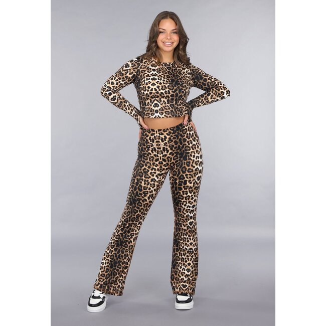 Passendes Stretch-Flair-Set mit leichtem Leopardenprint