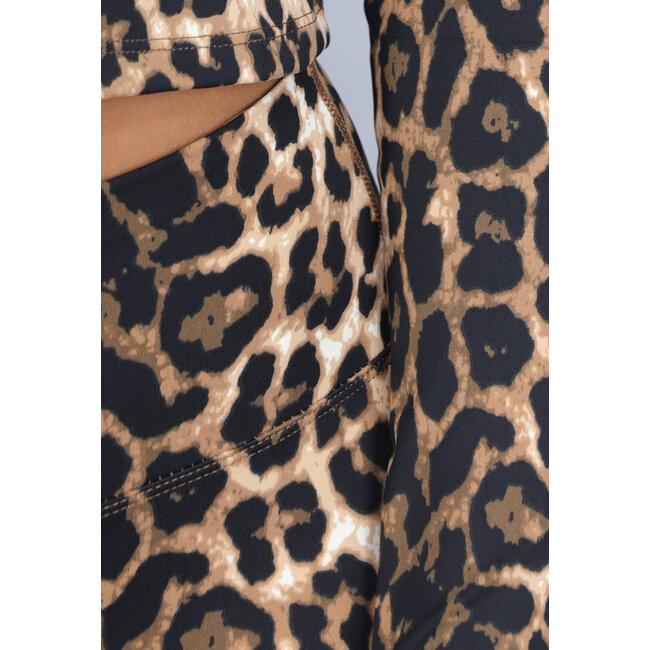 Leopard-Stretch-Zweiteiler mit Weste und Flair-Hose