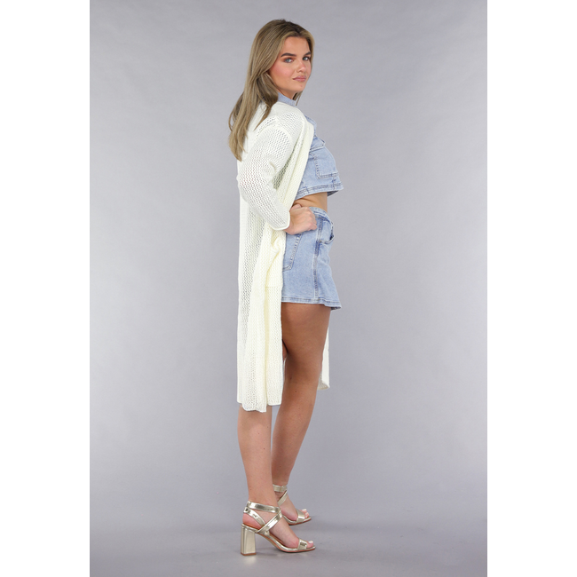 Lange Ecru-Strickjacke in Übergröße mit Strickoptik