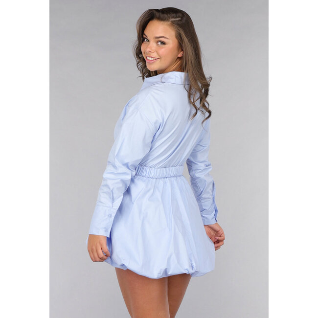 Blaues Blusenkleid mit Ballonrock