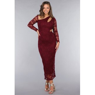 Burgunderfarbenes Spitzenkleid mit schrägem Ausschnitt und Cut-Out