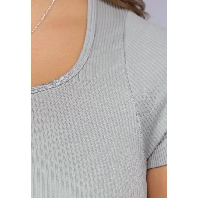 Grauer gerippter Stoff Stretch Shaping Body mit kurzen Ärmeln