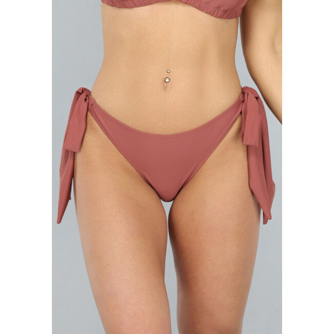 Braunes Bikini-Unterteil mit Fliege