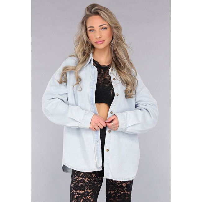 Hellblaue Denim-Bluse mit Knopfverschluss