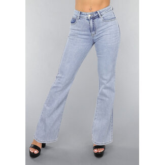 Mid Waist Flair Jeans mit Waschung