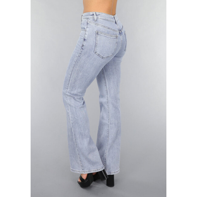 Mid Waist Flair Jeans mit Waschung
