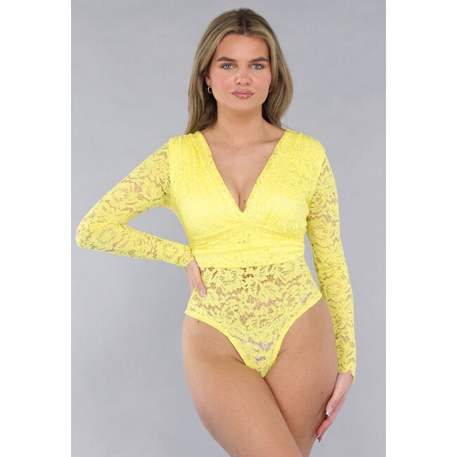 Gelber Spitzenbodysuit mit Wattierung