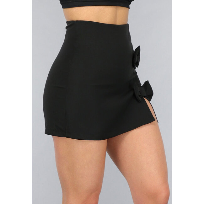 Schwarzer Skort mit Schlitz und Schleife