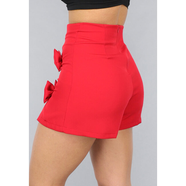 Roter Schleifen-Skort mit Schlitz