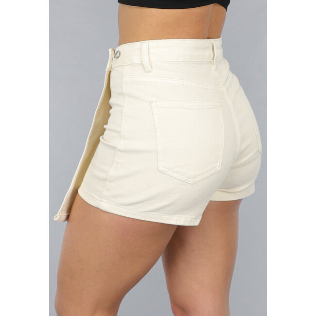 Beigefarbener Skort mit plissiertem Modell