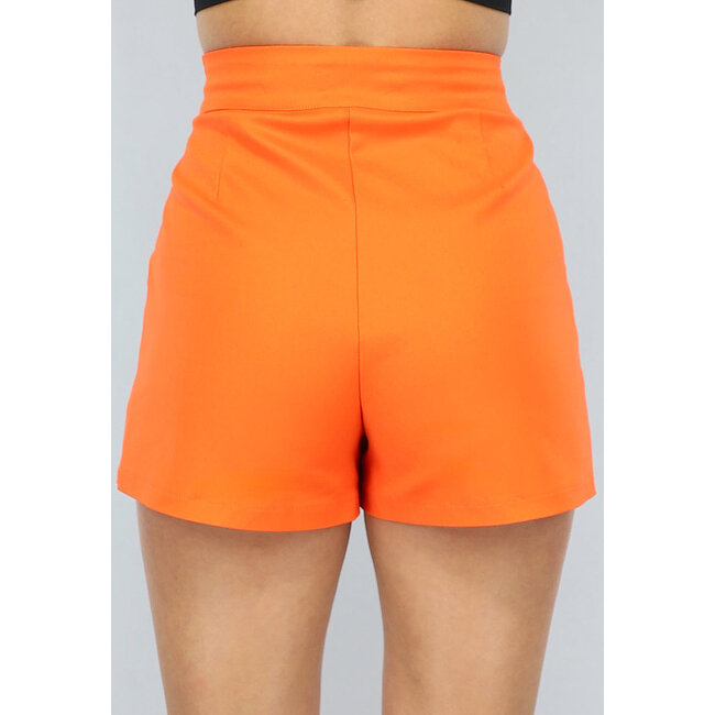 Orangefarbener, taillierter Skort mit Schlitz