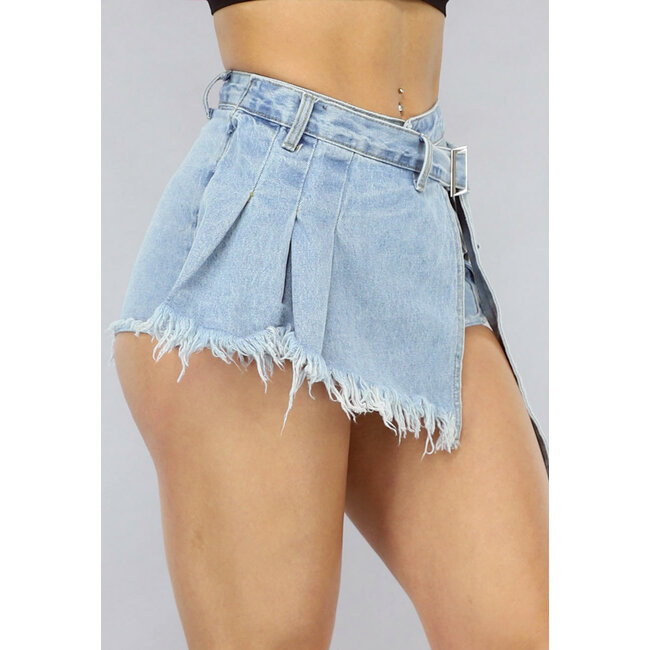 Skort aus Denim mit Revers und Gürtel in Hellblau