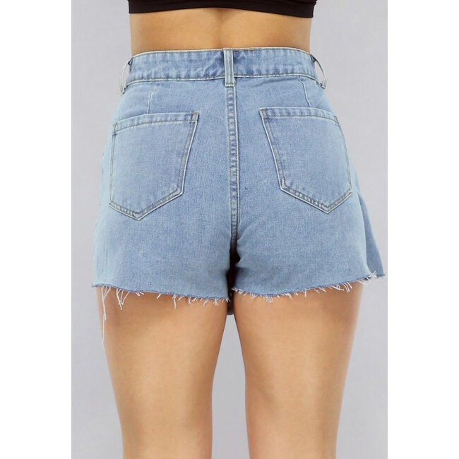 Hellblauer Skort aus plissiertem Denim mit Revers und Knöpfen