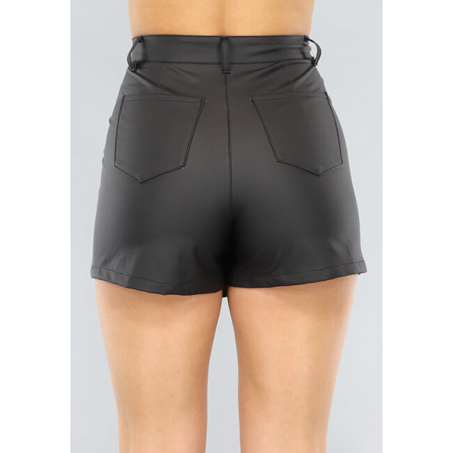 Schwarzer Cargo-Skort in Lederoptik mit Overslag