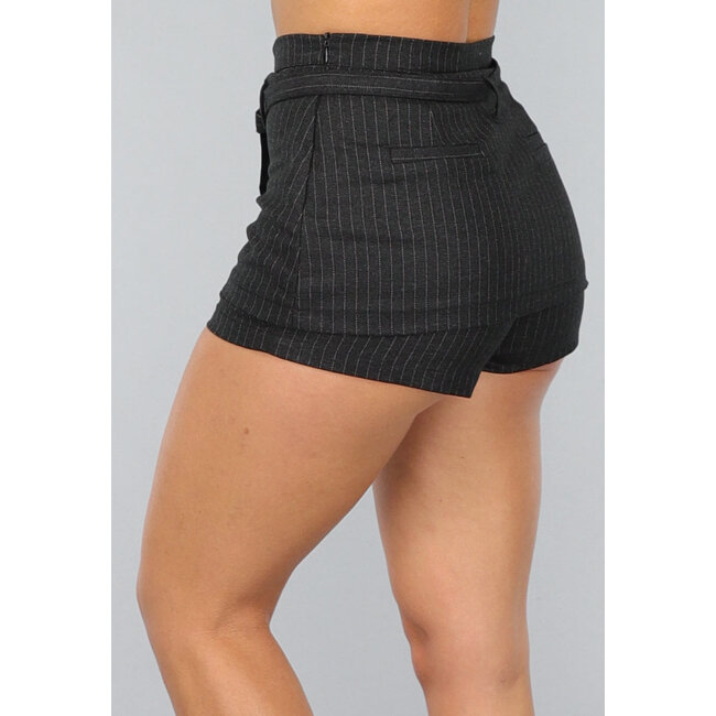 Anthrazitfarbener Skort mit Streifen und Schnallendetail
