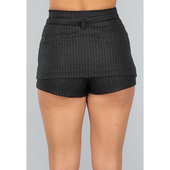 Anthrazitfarbener Skort mit Streifen und Schnallendetail