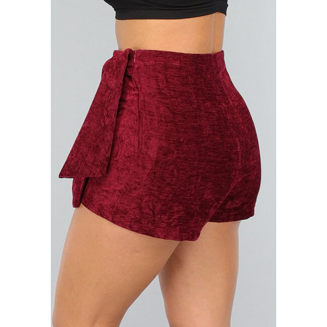 Bordeauxroter Velours-Skort mit Revers und Schleifenverzierung