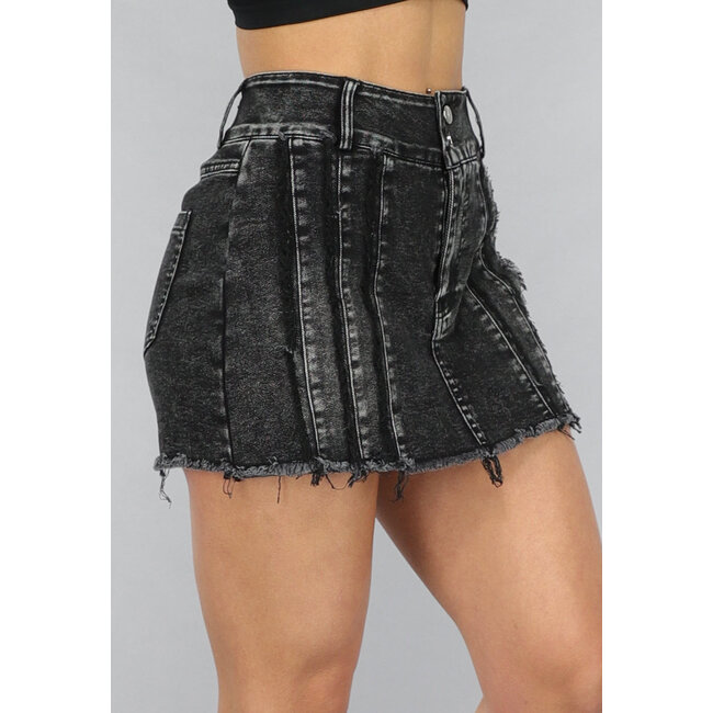 Anthrazitfarbener Denim-Skort mit leichter Reibung