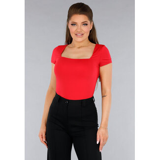 Rotes Hemd aus Stretch-Stoff mit quadratischem Ausschnitt
