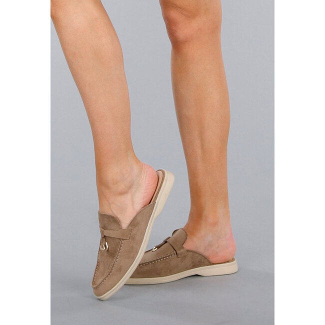 Bequeme Stiefel aus Wildleder in Taupe mit flexibler Sohle und goldenen Details