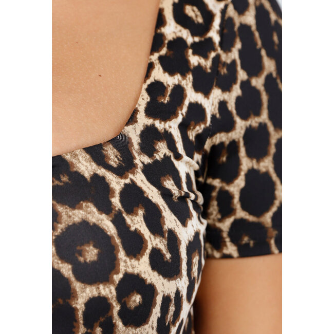 Taillierter Jumpsuit mit Leopardenmuster, quadratischem Ausschnitt, kurzen Ärmeln und ausgestellten Beinen