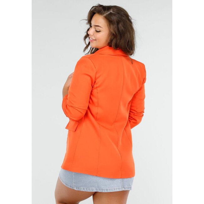 Orangefarbener taillierter Blazer mit plissierten Dreiviertel-Ärmeln