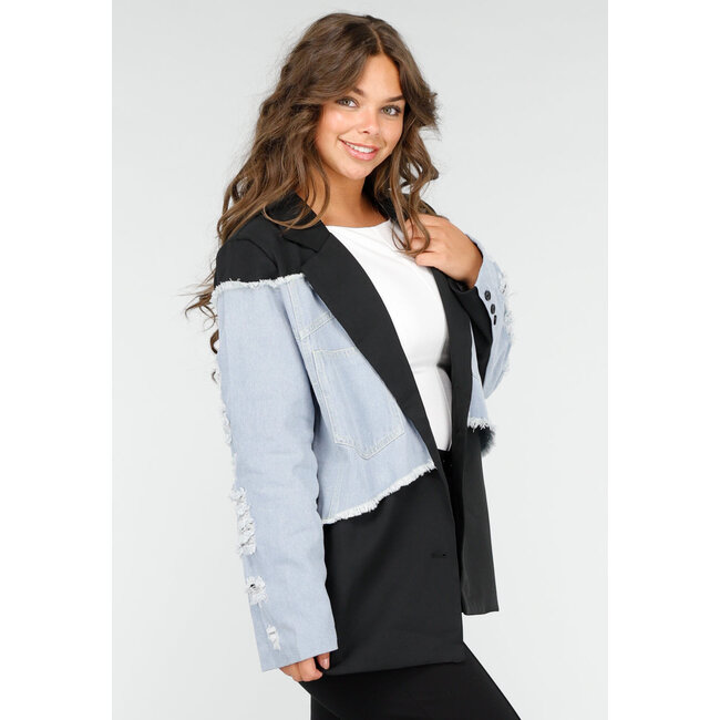 Schwarzer Blazer mit Denim-Details