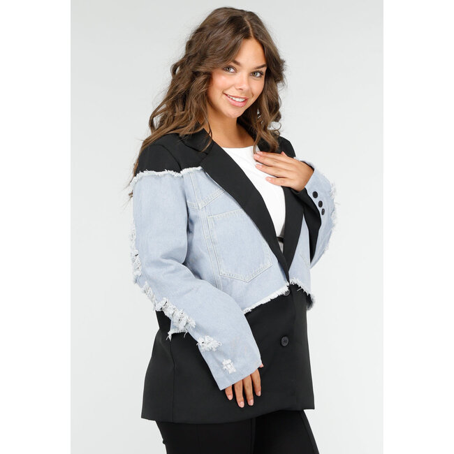 Schwarzer Blazer mit Denim-Details