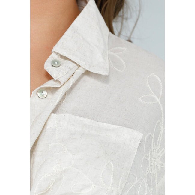 Beigefarbenes zweiteiliges Set mit bestickter Bluse und Hose