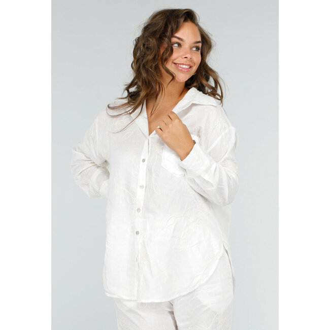 Weißes zweiteiliges Set mit bestickter Bluse und Hose