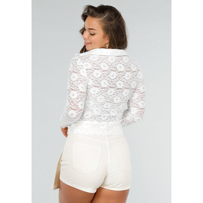 Elegante weiße Spitzenbluse mit langen Ärmeln und Knopfverschluss