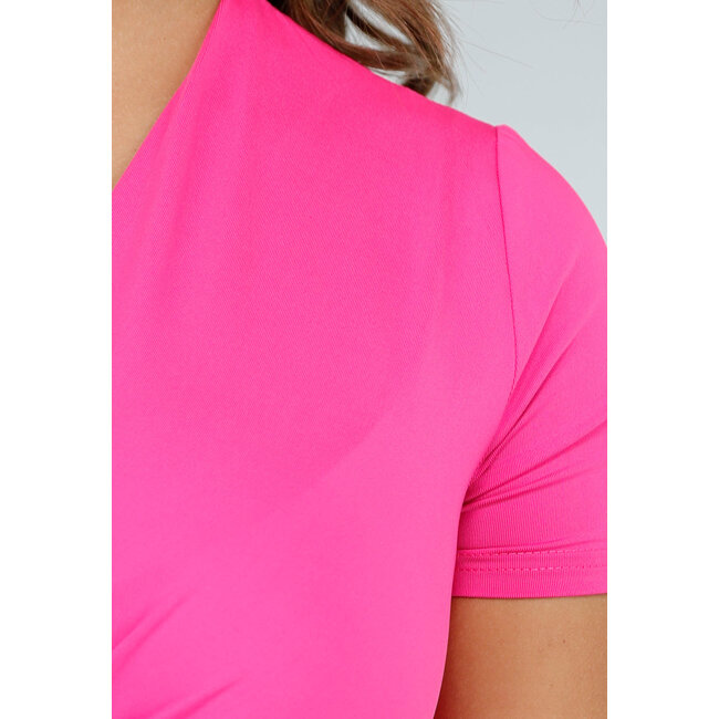 Kurzärmeliger Twist-Body in leuchtendem Pink mit V-Ausschnitt