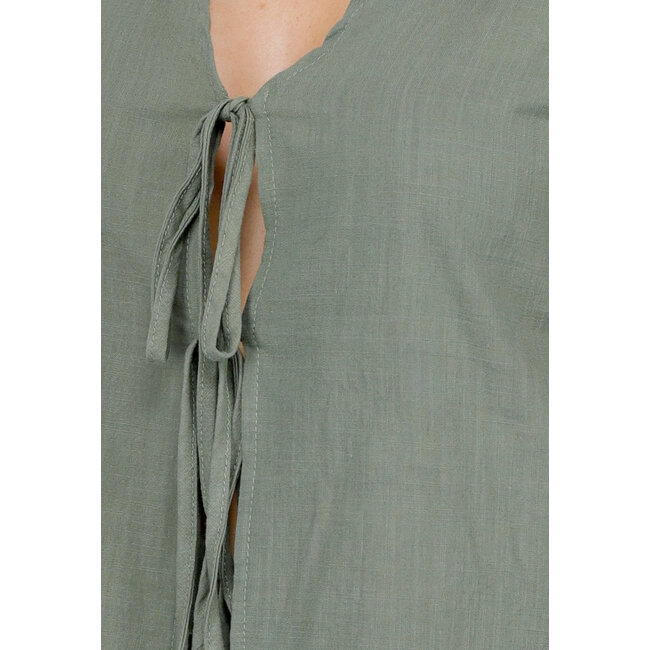 Zweiteiliges Set aus Baumwolle in Khaki mit doppelter Schleife und Shorts