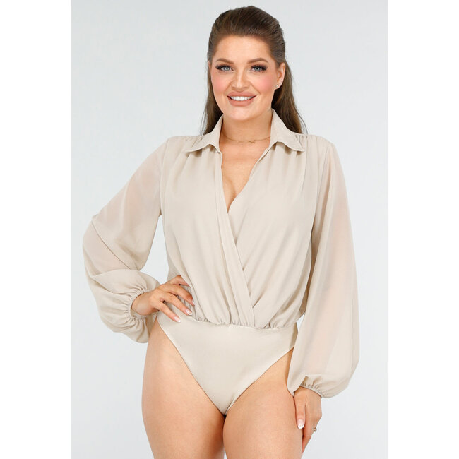Stilvoller beigefarbener langärmeliger Body