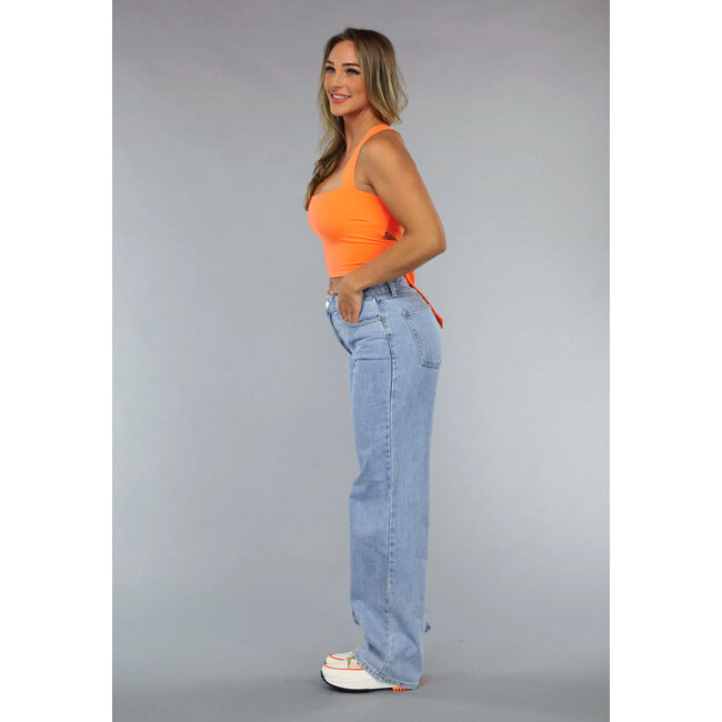 Orangefarbenes Sporttop mit quadratischem Ausschnitt und Schleifendetail