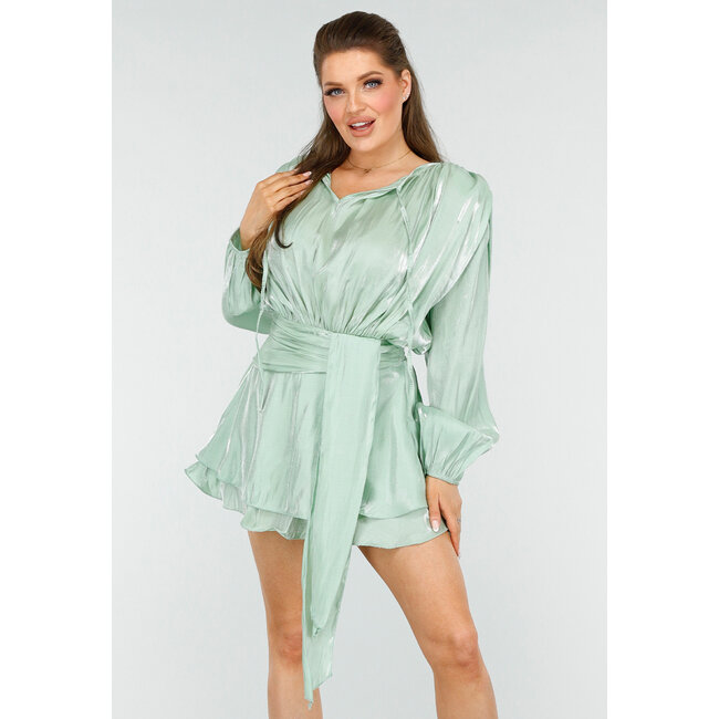 Schickes mintgrünes Kleid mit Schleife und Puffärmeln