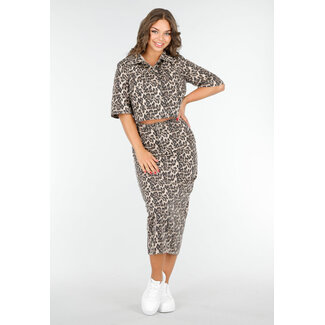 Zweiteiler aus Denim und Beige mit Leopardenmuster und Midirock
