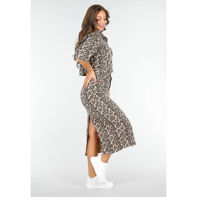 Beigefarbener Stretch-Zweiteiler mit Leopardenmuster, Rock und geteilter Bluse