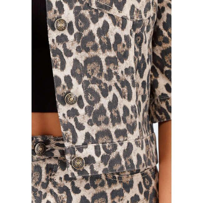 Beigefarbener Stretch-Zweiteiler mit Leopardenmuster, Rock und geteilter Bluse