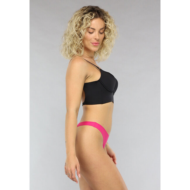 Nahtloser Tanga in leuchtendem Pink