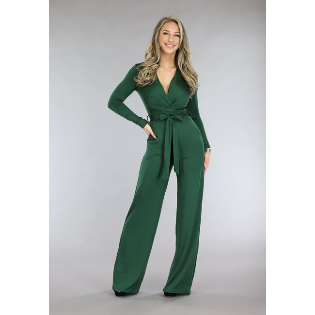 Großer grüner Jumpsuit mit weiten Beinen