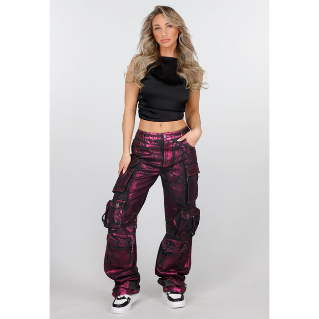 Schwarze Cargo-Jeans mit rosa Metallic-Beschichtung und Taschen