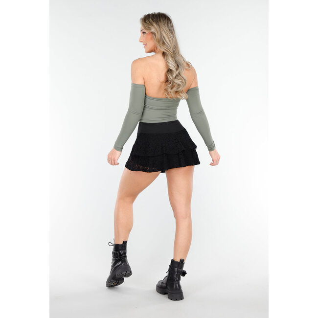 Schwarzer Skort aus mehrlagiger Spitze mit Rüschen und breitem Taillenband