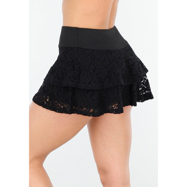 Schwarzer Skort aus mehrlagiger Spitze mit Rüschen und breitem Taillenband