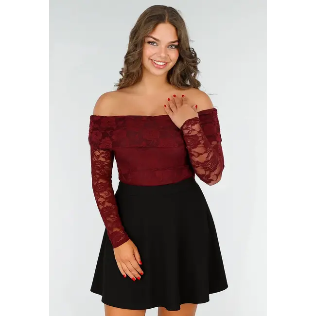 Eleganter Spitzenbody mit langen Ärmeln in Bordeaux