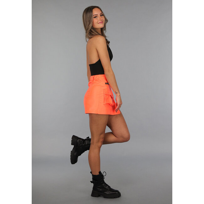 Neonorangefarbener Skort mit Cargo-Taschen