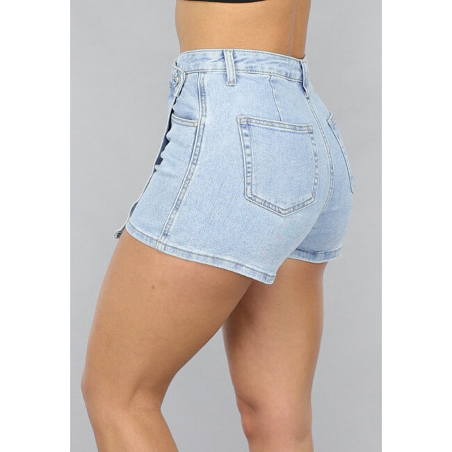 Hellblauer Denim-Skort mit Revers
